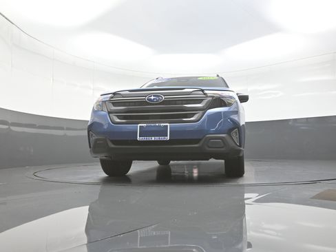 Used 2025 Subaru Forester Premium AWD/4WD image 10