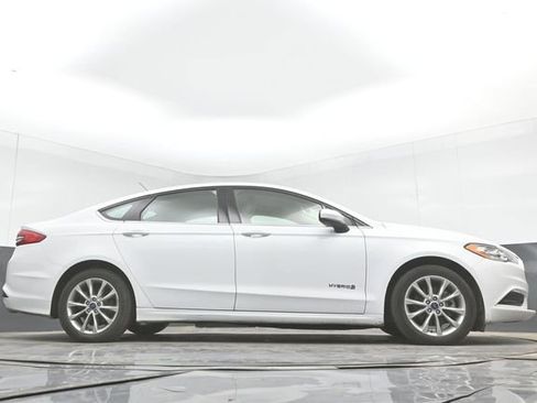 Used 2017 Ford Fusion SE FWD image 34