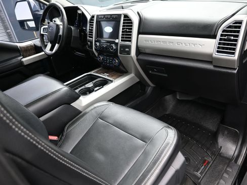 Used 2017 Ford F250 Lariat w/ Lariat Ultimate Package AWD/4WD image 42