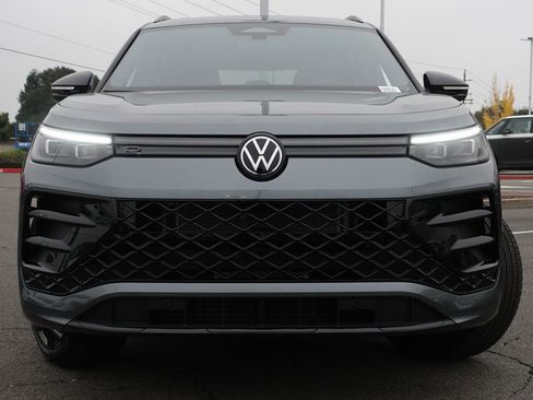New 2026 Volkswagen Tiguan SE R-Line AWD/4WD image 4