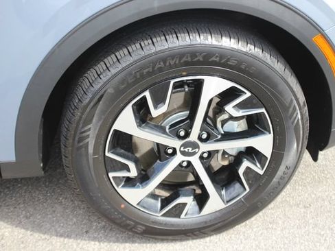 Used 2024 Kia Sportage EX AWD/4WD image 36
