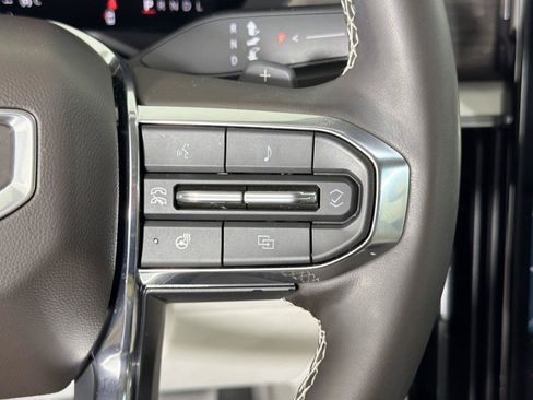 Used 2024 GMC Acadia Denali FWD image 27