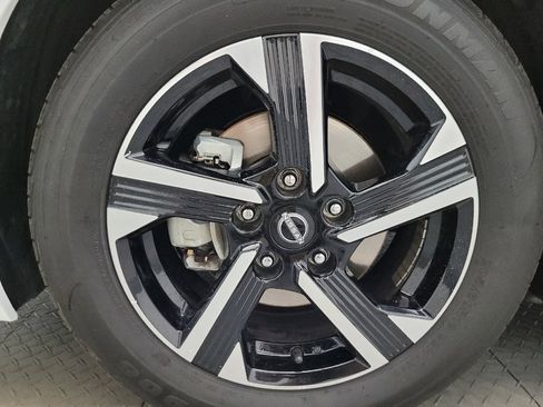 Used 2024 Nissan Sentra SV FWD image 31