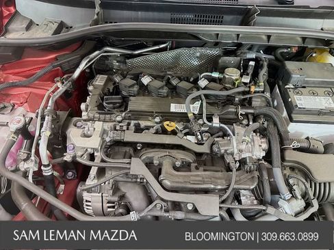 Used 2025 Toyota Corolla Cross XLE w/ Convenience Package FWD image 31