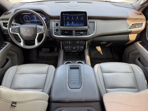 Used 2023 Chevrolet Tahoe Z71 w/ Luxury Package AWD/4WD image 12