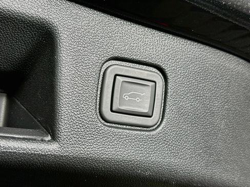 Used 2024 Chevrolet Blazer EV LT AWD/4WD image 29