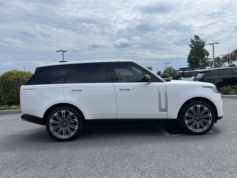 Used 2024 Land Rover Range Rover Autobiography AWD/4WD image 6
