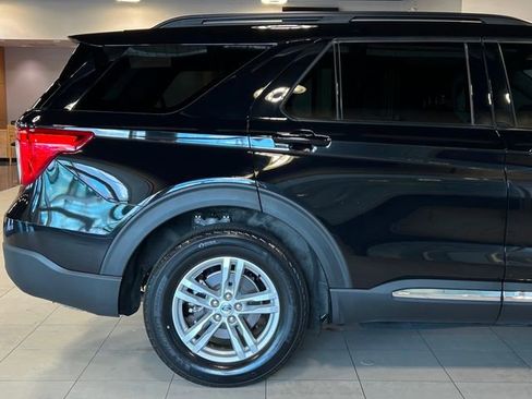 Used 2022 Ford Explorer XLT w/ Class IV Trailer Tow Package image 17