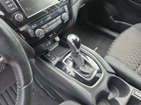 Used 2019 Nissan Rogue SV w/ Premium Package AWD/4WD image 20