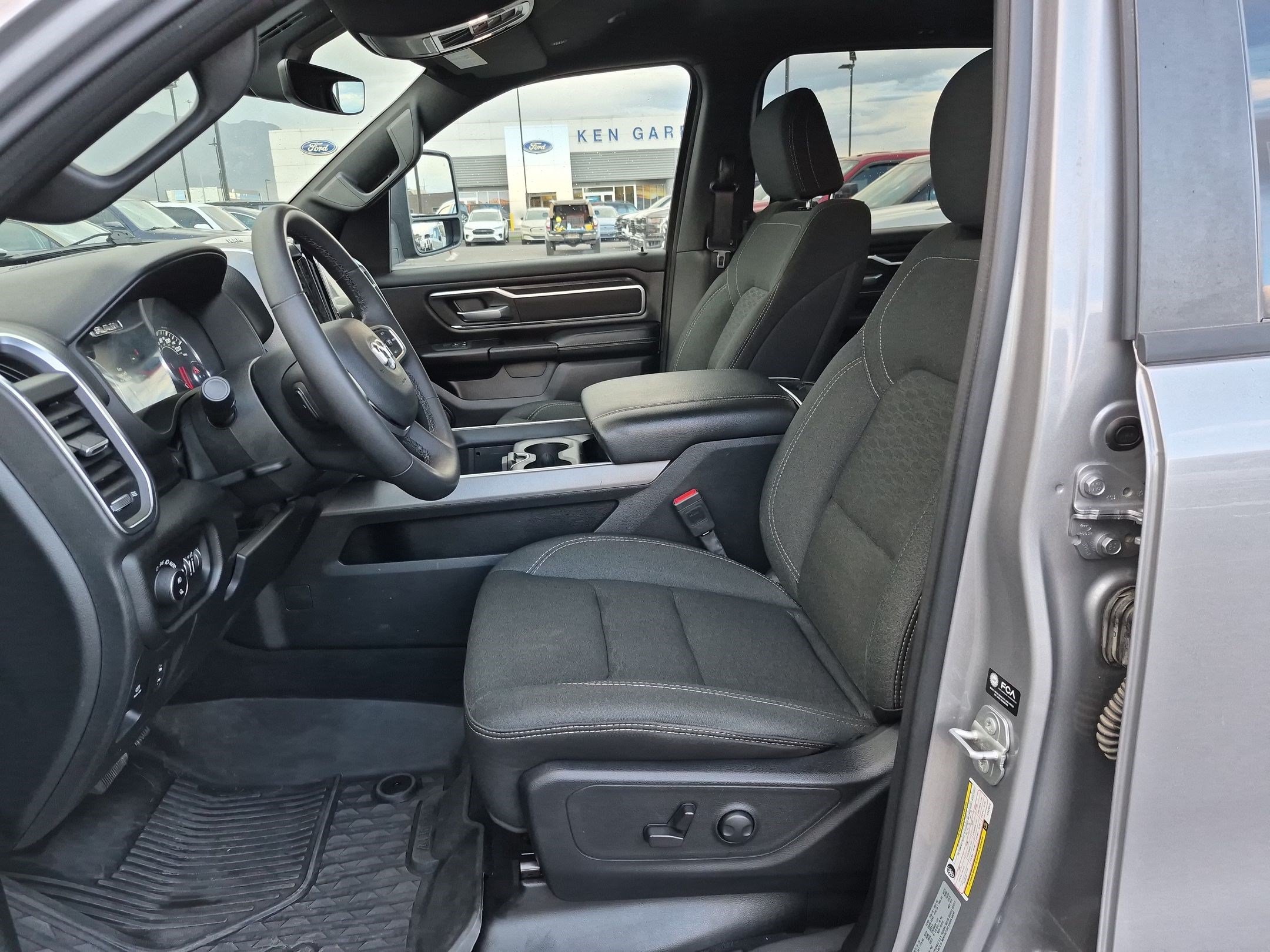 Used 2025 RAM 1500 Big Horn AWD/4WD image 15