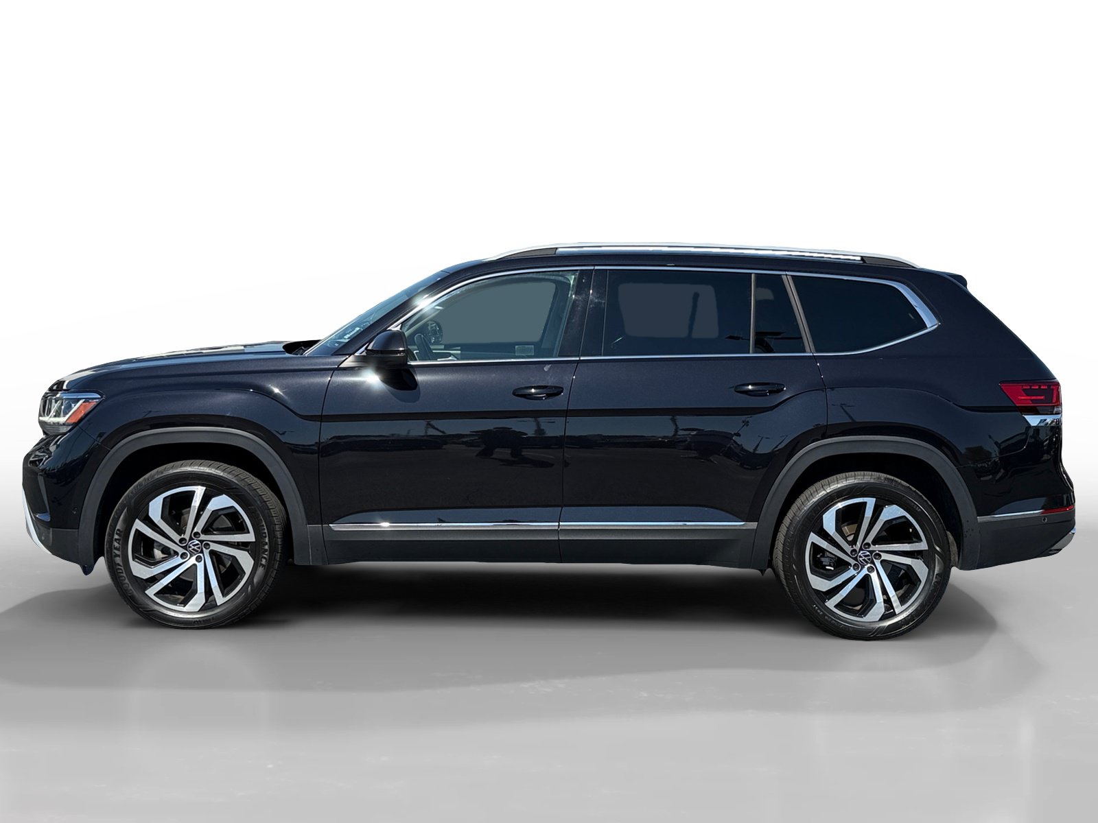 Certified 2021 Volkswagen Atlas SEL Premium AWD/4WD image 2