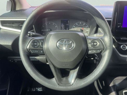Used 2025 Toyota Corolla LE FWD image 29