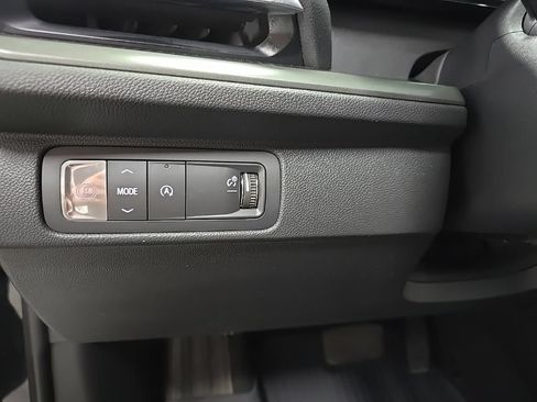 Used 2024 Chevrolet Traverse LT w/ Trailering Package FWD image 15