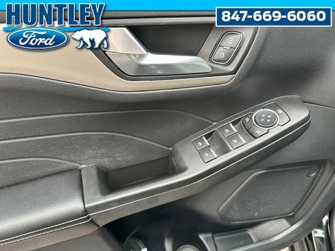 Used 2021 Ford Escape SE w/ Cold Weather Package image 17
