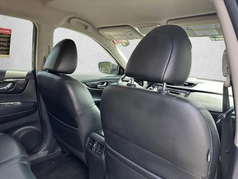 Used 2019 Nissan Rogue SL AWD/4WD image 28