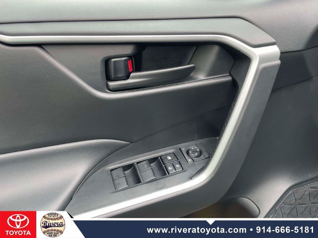 Certified 2025 Toyota RAV4 LE AWD/4WD image 18