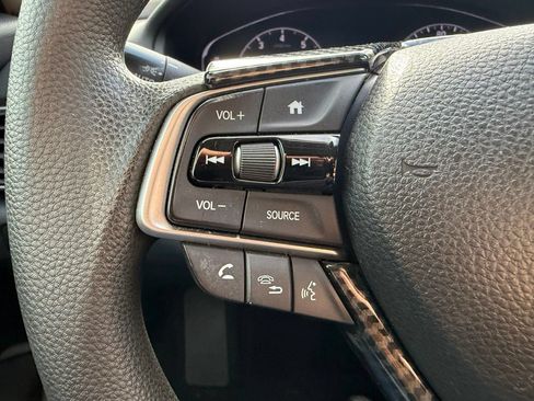 Used 2018 Honda Accord LX image 12