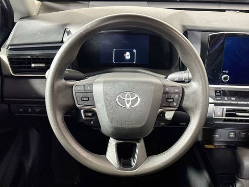 Used 2025 Toyota Camry LE FWD image 13