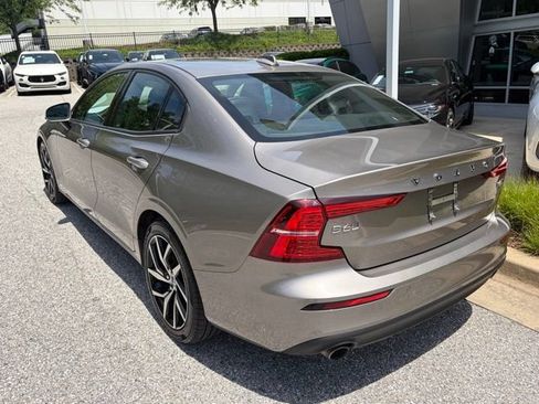 Used 2019 Volvo S60 T6 Momentum w/ Multimedia Package AWD/4WD image 7