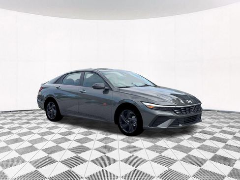 New 2026 Hyundai Elantra Sport image 16