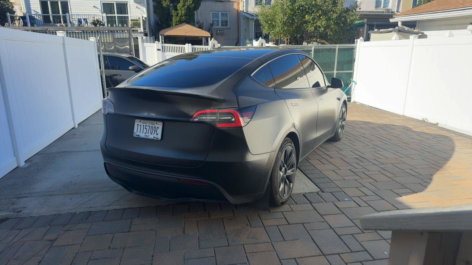 Used 2021 Tesla Model Y Long Range AWD/4WD image 3
