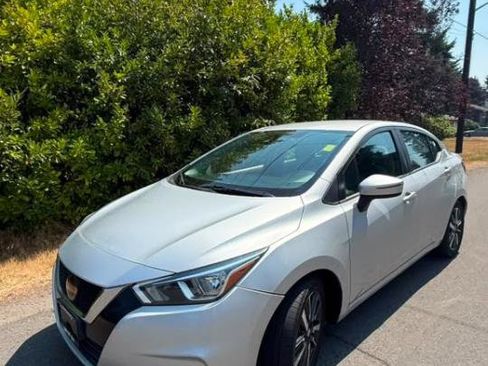 Used 2021 Nissan Versa SV FWD image 9