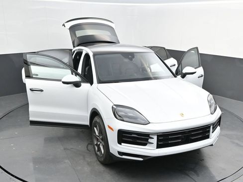 New 2025 Porsche Cayenne S image 48