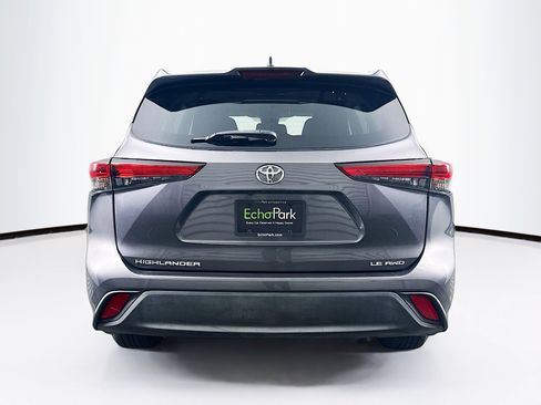 Used 2022 Toyota Highlander LE image 7