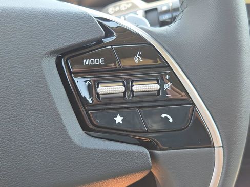 New 2025 Kia Niro SX image 31