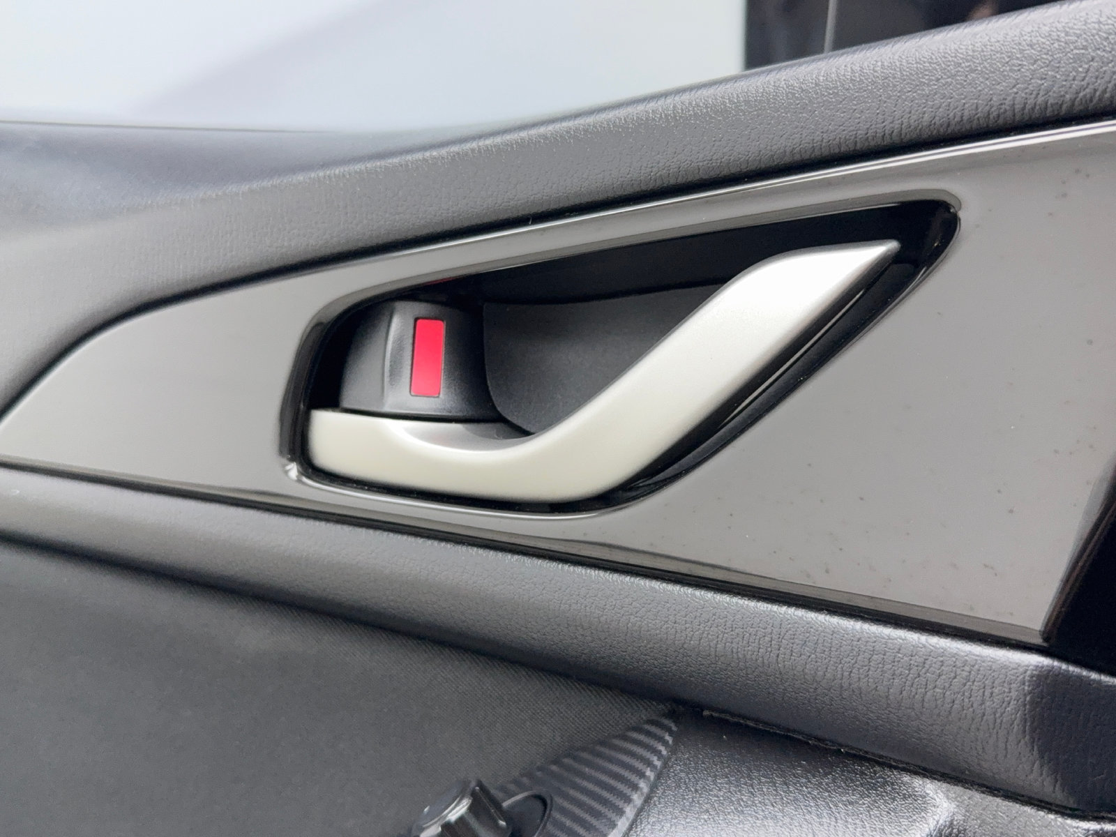 Used 2015 MAZDA MAZDA3 i Sport FWD image 22