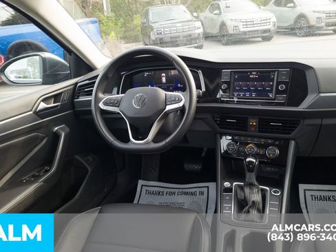 Used 2024 Volkswagen Jetta SE image 21