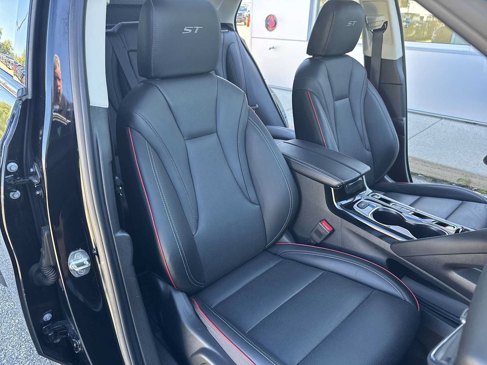 Certified 2023 Buick Envision Essence w/ Sport Touring Package AWD/4WD image 23