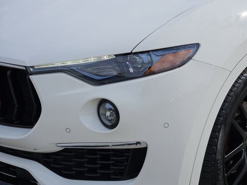 Used 2022 Maserati Levante GT image 12