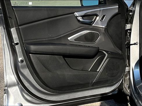 Used 2024 Acura RDX SH-AWD image 19