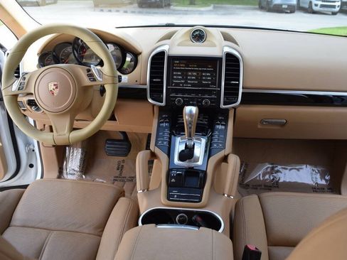 Used 2014 Porsche Cayenne Diesel Platinum Edition AWD/4WD image 56