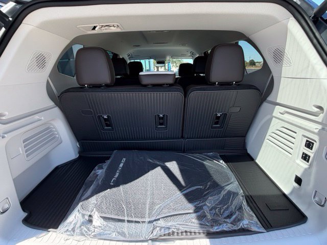 New 2027 GMC Acadia Denali w/ LPO, Floor Liner Package FWD image 24