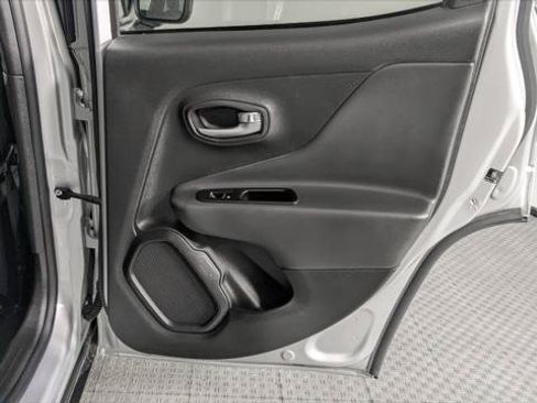 Used 2020 Jeep Renegade Limited AWD/4WD image 19