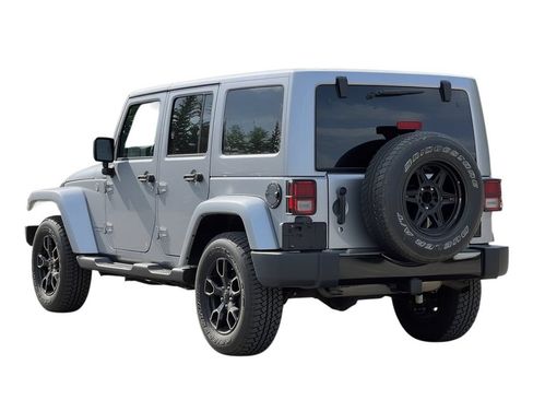 Used 2018 Jeep Wrangler Unlimited Sahara AWD/4WD image 3