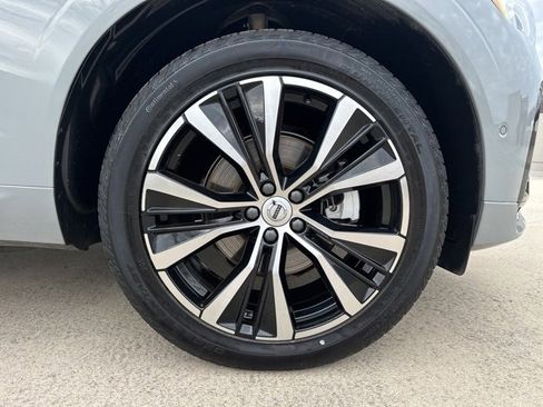 Certified 2025 Volvo XC60 B5 Plus image 11