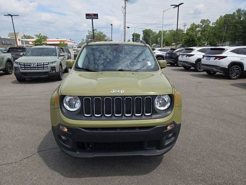 Used 2015 Jeep Renegade Latitude w/ Popular Equipment Group AWD/4WD image 3