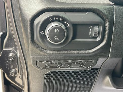 New 2025 Jeep Gladiator Sport image 17