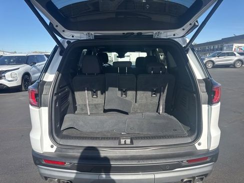 Used 2025 GMC Acadia Elevation image 5