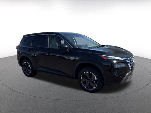 Used 2025 Nissan Rogue SV FWD image 2