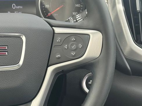 Used 2024 GMC Terrain SLT AWD/4WD image 16