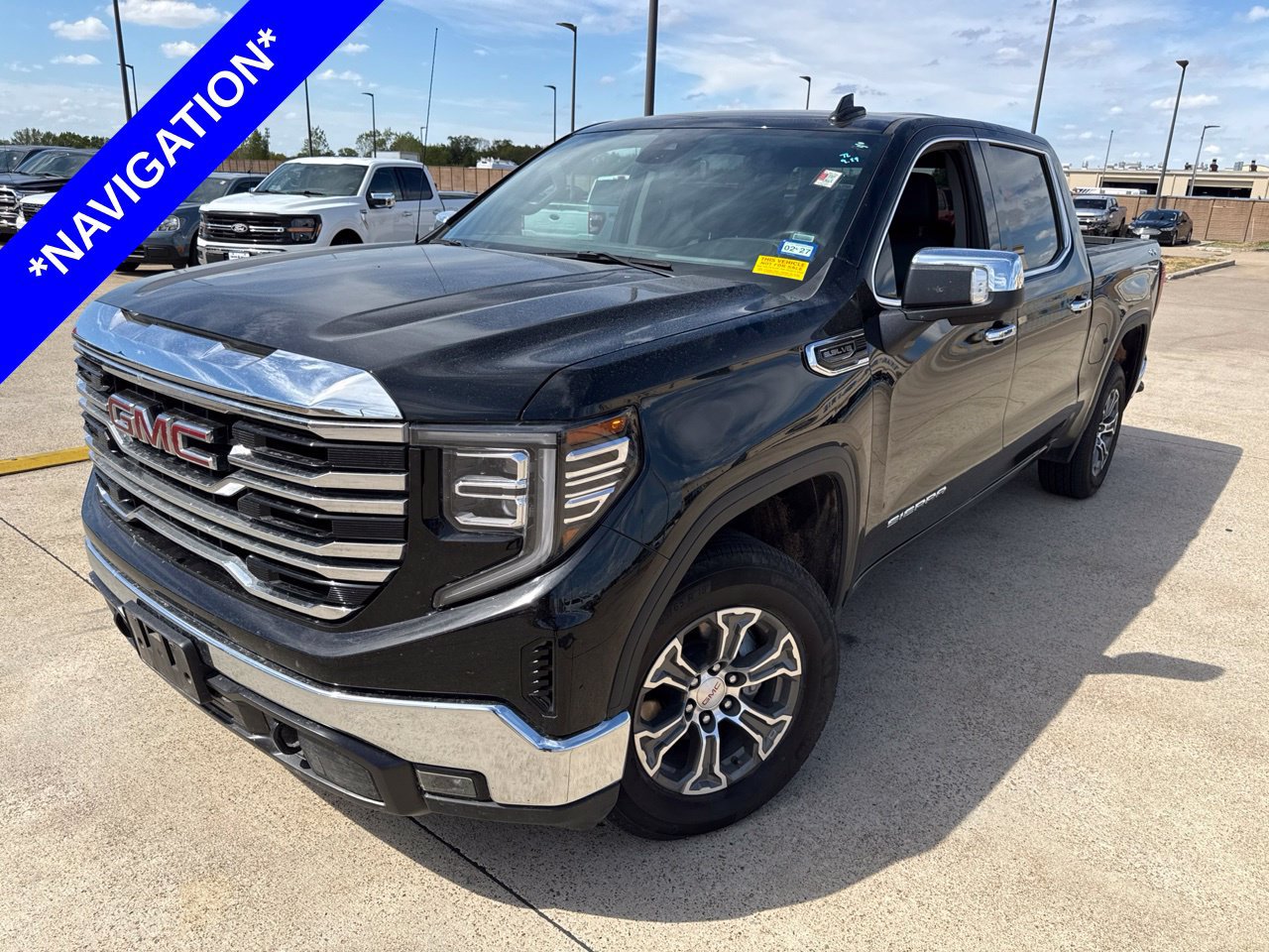Used 2025 GMC Sierra 1500 SLT AWD/4WD image 1