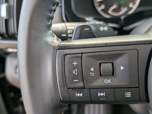 Used 2024 Nissan Pathfinder SV w/ SV Premium Package AWD/4WD image 25