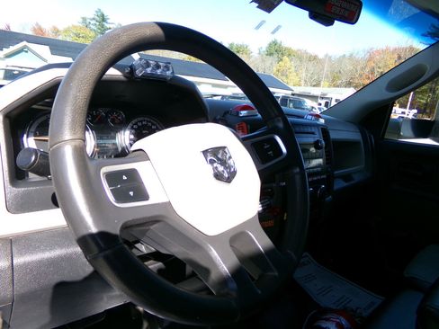 Used 2011 RAM 5500 2WD Regular Cab w/ Cold Weather Group image 21