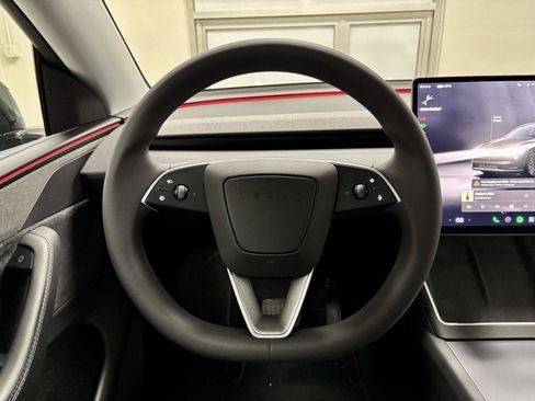 Used 2026 Tesla Model Y AWD image 26