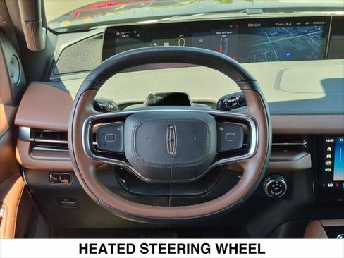 Certified 2025 Lincoln Navigator Reserve AWD/4WD image 13