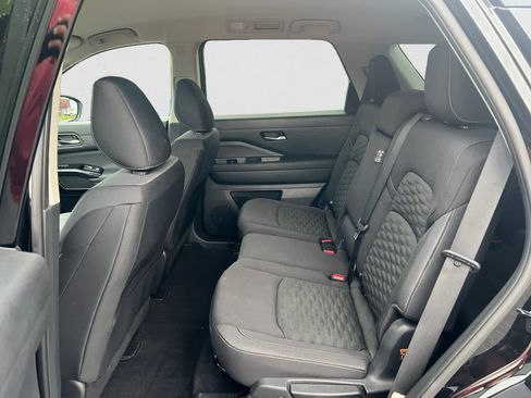 Certified 2022 Nissan Pathfinder SV w/ Cargo Package image 11